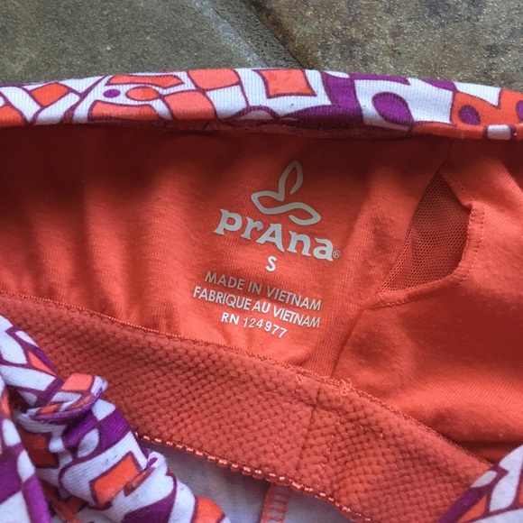 Cute prAna sports top - Picture 2 of 6